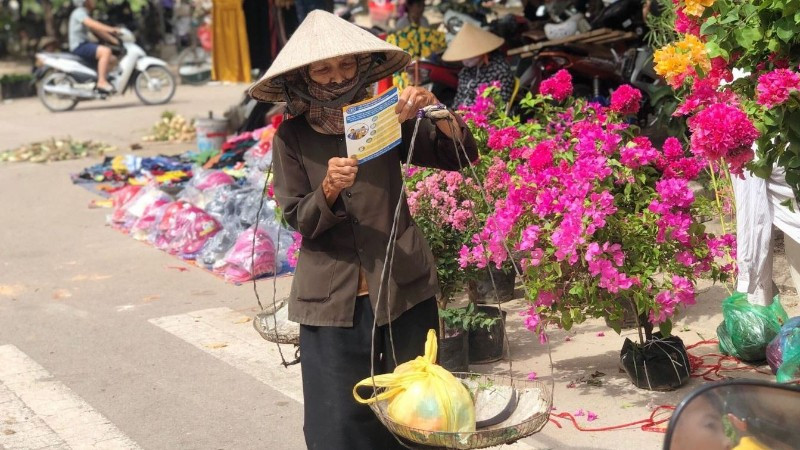 Phụ nữ trong khu vực phi chính thức đang đóng góp quan trọng cho kinh tế hộ gia đình và xã hội đô thị. (Ảnh minh họa: TTXVN)