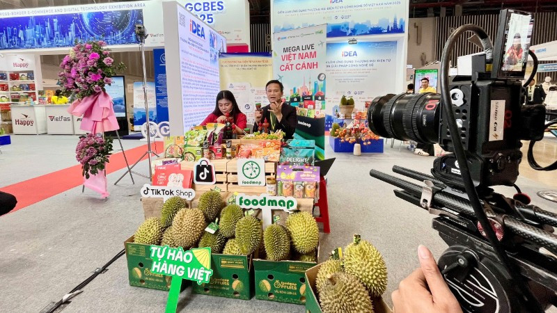 Phiên livestream bán hàng trực tuyến. (Ảnh minh họa: BCT)