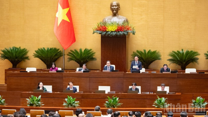 Trong ngày làm việc cuối cùng của Kỳ họp thứ 9, Quốc hội sẽ tiến hành biểu quyết thông qua nhiều luật, nghị quyết quan trọng và bế mạc kỳ họp. (Ảnh: DUY LINH)
