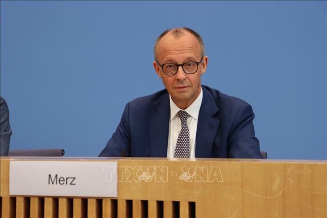 Thủ tướng Đức Friedrich Merz phát biểu trong một cuộc họp báo tại thủ đô Berlin. (Ảnh: THX/TTXVN)