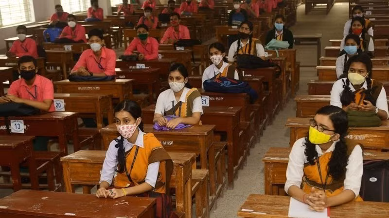 Lớp học mở cửa trở lại sau đại dịch Covid-19 tại Agartala, thủ phủ của bang Tripura, đông bắc Ấn Độ, ngày 7/12/2020. (Ảnh minh họa: Xinhua)