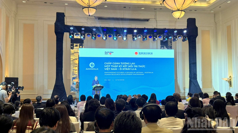 Toàn cảnh lễ kỷ niệm. (Ảnh: TRUNG HƯNG)