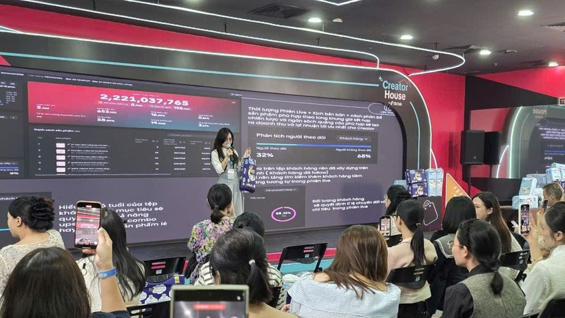 TikToker Liên Moon chia sẻ kinh nghiệm bán hàng với các “mẹ bỉm 4.0”.