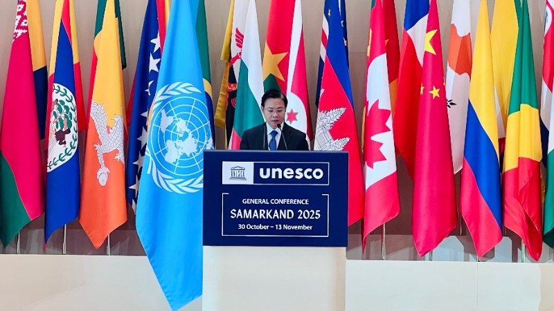 Khẳng định vai trò nòng cốt, dẫn dắt của Việt Nam trong định hình các ưu tiên phát triển toàn cầu Thứ trưởng Ngoại giao Ngô Lê Văn phát biểu chính sách tại phiên toàn thể kỳ họp. (Ảnh: Bộ Ngoại giao)