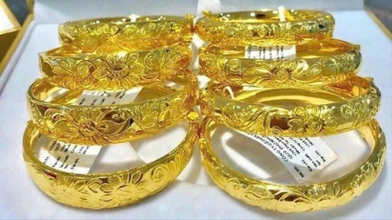 Vàng trang sức được bày bán tại một cửa hàng kinh doanh vàng. (Ảnh: TTXVN)