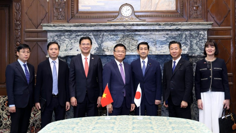 Phó Thủ tướng Chính phủ Lê Thành Long hội kiến Chủ tịch Thượng viện Nhật Bản Sekiguchi Masakazu. (Ảnh: VGP)