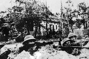 Cán bộ chiến sĩ Đại đội 9, Tiểu đoàn 9, Trung đoàn 18 phòng ngự tại chùa Xà Xía, Hà Tiên, Kiên Giang (tháng 7-1978). Ảnh: TRỌNG HỘI