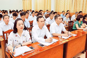 Một giờ lên lớp của học viên lớp đào tạo cán bộ nguồn quy hoạch Ban Chấp hành Ðảng bộ TP Hà Nội nhiệm kỳ 2020 - 2025. Ảnh: Thái Hiền