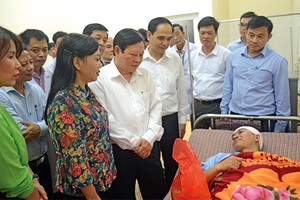 Khi áo blouse đẫm máu