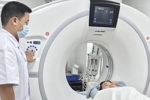 Để thu hút người bệnh, các bệnh viện cần thường xuyên nâng cao trình độ chuyên môn, trang thiết bị và chất lượng phục vụ. Ảnh: HẢI ANH