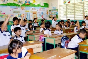 Nhiều chuyên gia cho rằng không nên tổ chức lớp chọn ở cấp Tiểu học và THCS, nhưng có thể tổ chức lớp chuyên ở cấp THPT.