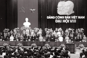  Ðại hội lần thứ VIII của Ðảng diễn ra từ ngày 28-6 đến 1-7-1996, tại Hội trường Ba Ðình, Hà Nội. Ảnh tư liệu