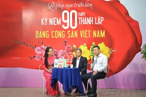 Giao lưu, giới thiệu bộ sách “Sự phát triển của tư tưởng ở Việt Nam từ thế kỷ thứ XIX đến Cách mạng Tháng Tám” của Giáo sư Trần Văn Giàu.
