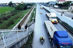 Cấp bách sửa chữa quốc lộ 5 sau vụ tai nạn thảm khốc