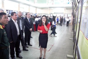 Trong không gian triển lãm.