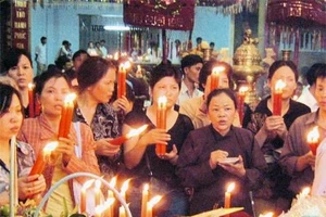 Ngày rằm tháng bảy ở chùa Vĩnh Nghiêm.