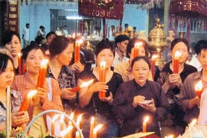 Ngày rằm tháng bảy ở chùa Vĩnh Nghiêm.