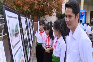 Tuổi trẻ Bá Thước tại Triển lãm.