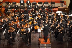 “Tôi mê dàn nhạc giao hưởng và cảm thấy mình được thăng hoa nhất khi hát với dàn nhạc”.