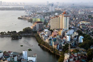 Phát triển công trình xanh sẽ là giải pháp bền vững cho việc giải quyết các vấn đề ô nhiễm môi trường, nâng cao chất lượng cuộc sống người dân đô thị. Ảnh: Ðăng Khoa