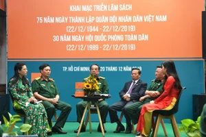 Các đại biểu trong buổi giao lưu “Ký ức người lính”.