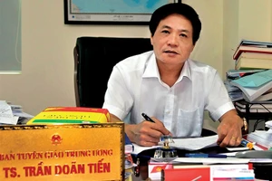 Tiến sĩ Trần Doãn Tiến, Phó Trưởng Ban chỉ đạo mạng xã hội VCNet.