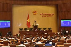 Ngày 15-11, Quốc hội thông qua Luật Bảo vệ bí mật nhà nước với sự thống nhất cao, với 444/447 đại biểu có mặt tán thành.