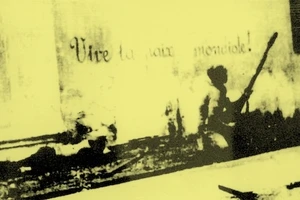 Khẩu hiệu ủng hộ Hòa bình viết trên tường trong 60 ngày đêm khói lửa của quân và dân Thủ đô Hà Nội. (Ảnh tư liệu)