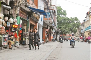 Phố Hàng Gai được chỉnh trang, quy hoạch đường thông, hè thoáng, góp phần làm đẹp Thủ đô.