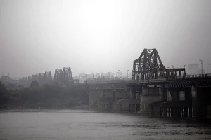 Không khí ở Hà Nội nhiều ngày bị ô nhiễm.