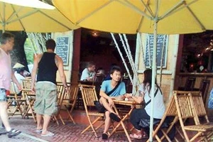 Cảnh thường thấy ở phố Tây ba-lô.