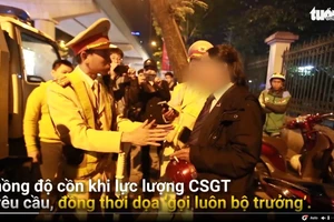 (Ảnh từ clip ghi lại vụ việc)