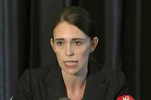 Thủ tướng New Zealand Jacinda Ardern phát biểu ý kiến tại buổi họp báo. (Nguồn: Guardian)