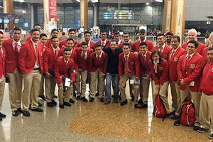 Đội tuyển U23 Singapore chụp ảnh lưu niệm tại sân bay trước khi lên đường sang Myanmar tham dự SEA Games 27. (Ảnh: LĐBĐ Singapore)