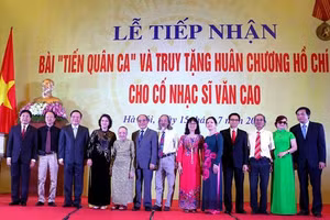 Tiếp nhận bài “Tiến quân ca” và truy tặng Huân chương Hồ Chí Minh cho cố nhạc sĩ Văn Cao