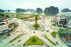 TP Hạ Long đang chuyển mình trở thành đô thị hiện đại. Ảnh: MINH THU