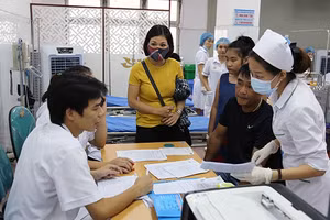 Y, bác sĩ luôn phải duy trì tinh thần, thái độ phục vụ, giải thích chu đáo, tận tình cho người nhà và bệnh nhân.