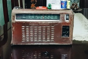 Khi chiếc radio từ hậu phương đưa tin...