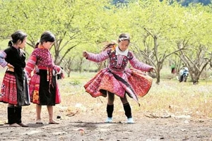 Trẻ em vùng biên. 