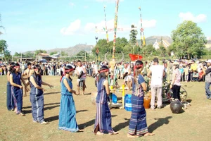 Đồng bào các dân tộc Nam Tây Nguyên cùng vui ngày hội buôn làng