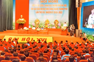 Hội nghị đối thoại giữa lãnh đạo thành phố với đại biểu dự Ðại hội Công đoàn thành phố lần thứ 16, ngày 24-4-2018. Ảnh: DUY LINH