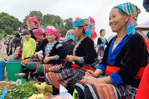 Chợ phiên San Thàng mang đậm âm sắc của một phiên chợ vùng cao.