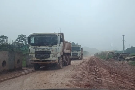 Trên địa bàn tỉnh Thái Nguyên, vốn đầu tư vào hạ tầng giao thông, công nghiệp, thương mại, dịch vụ chiếm phần lớn trong tổng vốn đầu tư toàn xã hội.