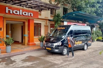 Công ty cổ phần Thương mại và Du lịch Hà Lan sẽ đón, đưa khán giả miễn phí từ đường Bắc Sơn vào sân vận động xem các trận đấu còn lại của Giải bóng đá Tứ Hùng-Thái Nguyên năm 2025.