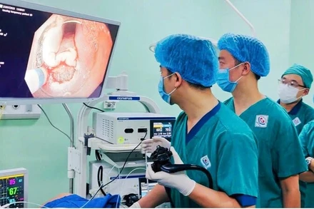 Ông C được can thiệp bằng nội soi ESD tại Bệnh viện Trung ương Thái Nguyên để điều trị ung thư thực quản.