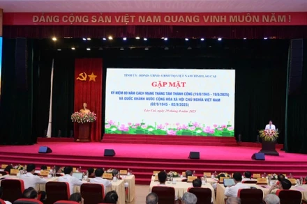 Quang cảnh buổi gặp mặt kỷ niệm 80 năm cách mạng Tháng Tám thành công và Quốc khánh 2/9.