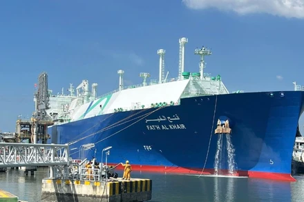 Tàu Fat’h Al Khair 63.000 tấn chở LNG cập cảng Kho cảng LNG Thị Vải.