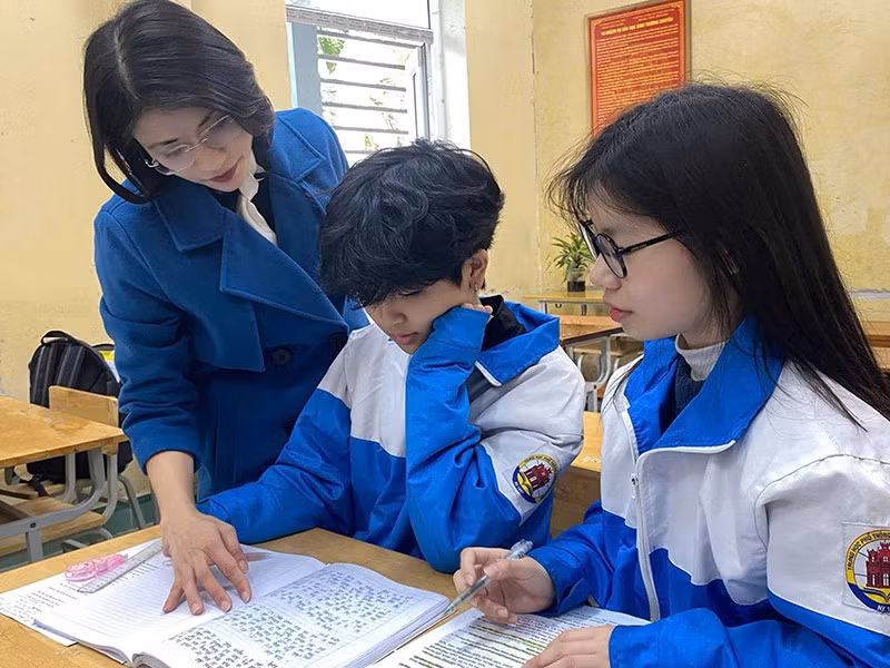 Cô giáo Ngô Thị Mơ-giáo viên hướng dẫn đội tuyển môn Lịch sử đoạt nhiều giải thưởng, trong đó có 3 giải nhất tại Kỳ thi chọn học sinh giỏi quốc gia năm học 2023-2024.