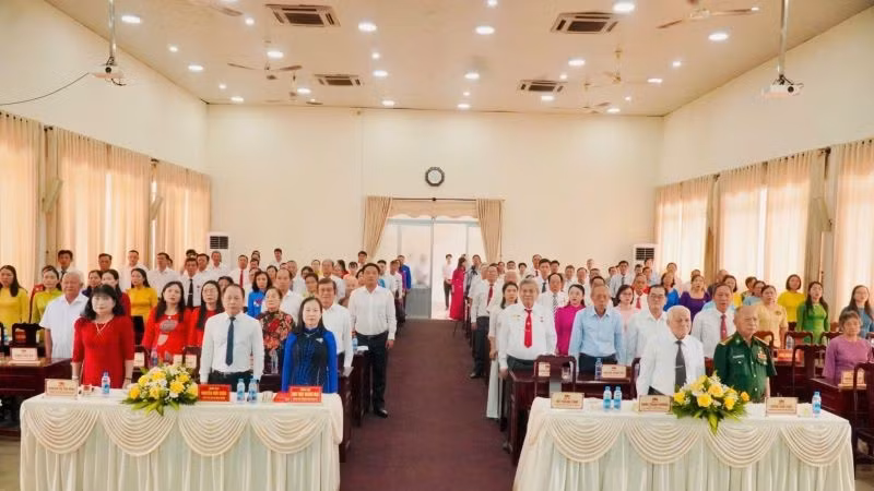 Các đại biểu dự lễ kỷ niệm.