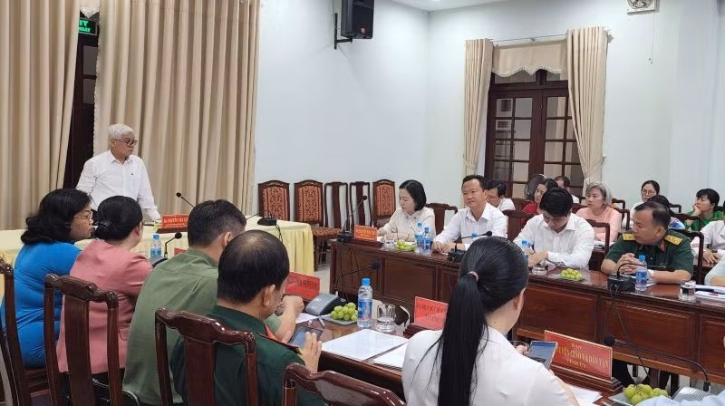 Bí thư Tỉnh ủy Bình Dương Nguyễn Văn Lợi phát biểu ý kiến chỉ đạo tại buổi kiểm tra, khảo sát phường Thủ Dầu Một mới. 